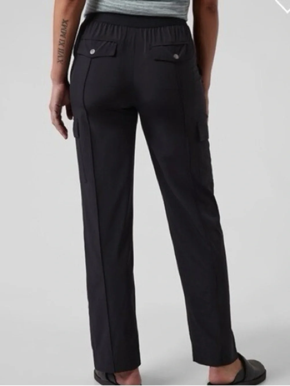 Athleta Vienna Cargo Pant size 4 P in Black